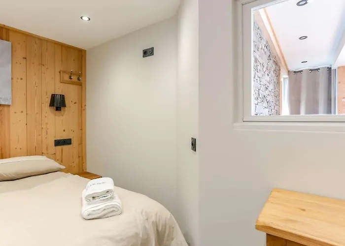 Val Thorens: Superbe 8 Pers, Proche Pistes Et Commerces - Fr-1-637-31